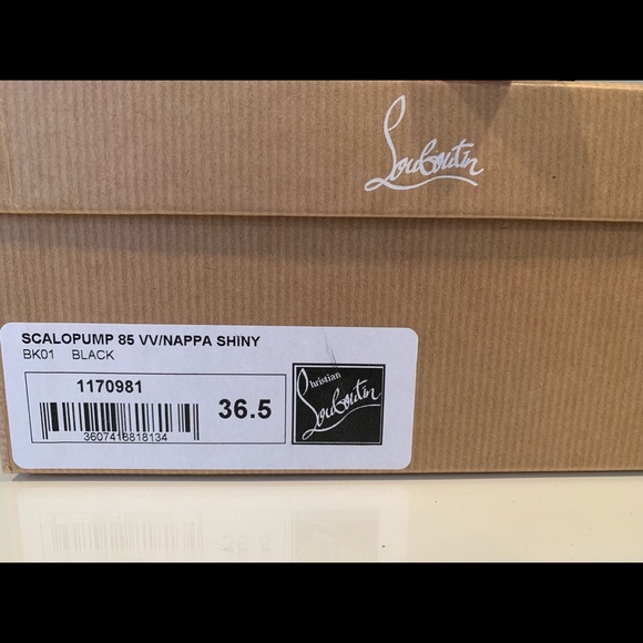 Christian Louboutin Scallop Pump - Picture 3 of 7